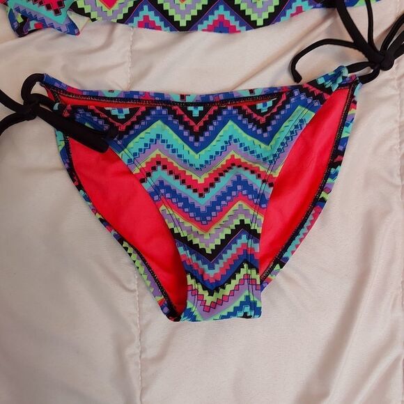XHILERATION Bikini Size Small/Medium - Picture 2 of 6
